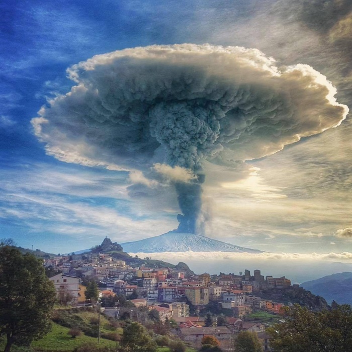 Вулкан Этна, Сицилия.