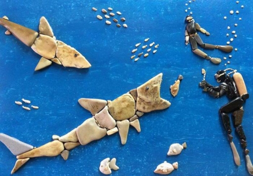 Мозаики из пляжных камушков.