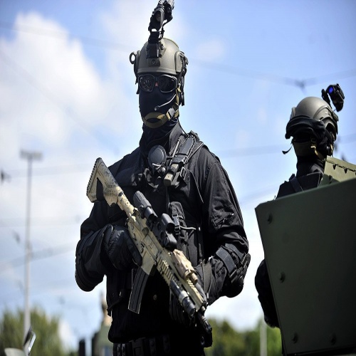 Бывший спецназовец не святой. Спецназ министерства юстиции. Тело спецназовца. Даниил кользенов. Спецназ святых.