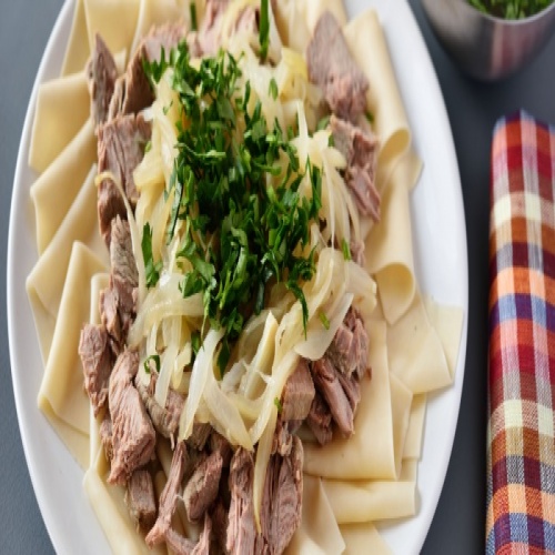 Башкиры бешбармак. Иссык кульский бешбармак. Бешбармак из курицы пошаговый. Бешбармак квадратики. Ленивый бешбармак.